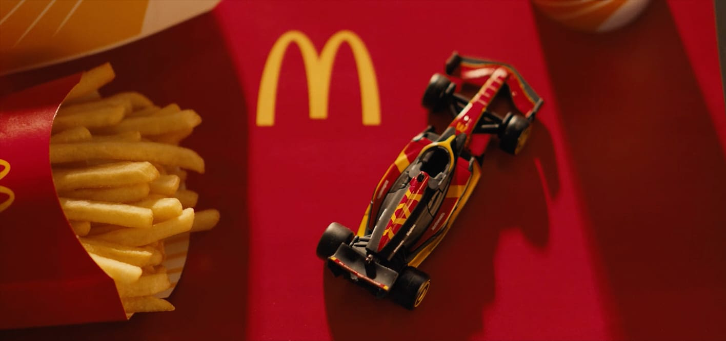 Na pole position do sabor,novo combo do Méqui une Quarterão com Bacon e carrinhos exclusivos da F1