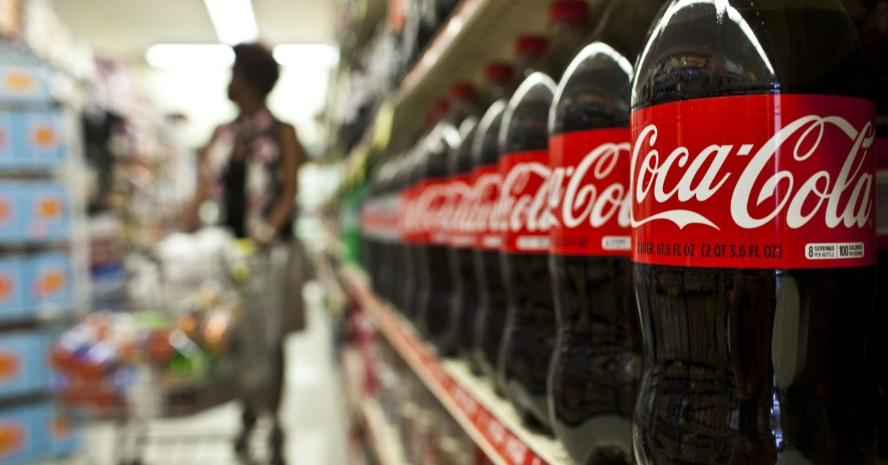Mesmo em um cenário desafiador, Coca-Cola segue sendo a marca mais escolhida entre os lares brasileiros, revela Worldpanel by Numerator